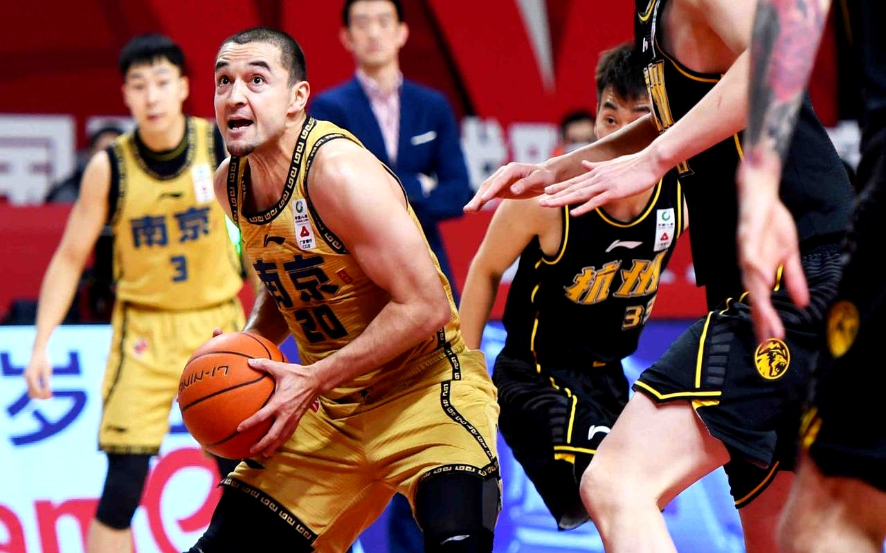 关于CBA季后赛今晨再迎强敌,马德里竞技豪取连胜,主帅态度——球迷炸锅,球队文化再被提及的信息 关于CBA季后赛今晨再迎强敌,马德里竞技豪取连胜,主帅态度——球迷炸锅,球队文化再被提及的信息